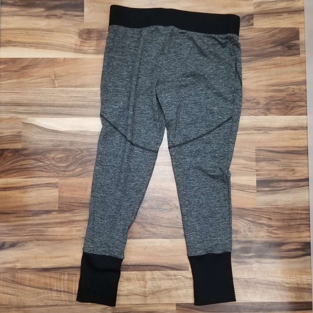 NWT Under Armour Women's Leggings - Picture 4 of 4